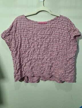 Cut Loose Pink and Gray Boxy Crinkle Short Sleeve Women’s Summer Top, Medium